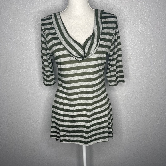 Green & gray stripe v-neck top - Picture 1 of 8
